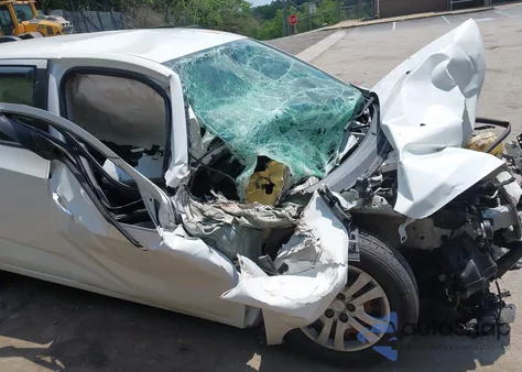 2017 Chevrolet Sonic Lt Auto из США, поврежденный, VIN 1G1JG6SH8H4160016